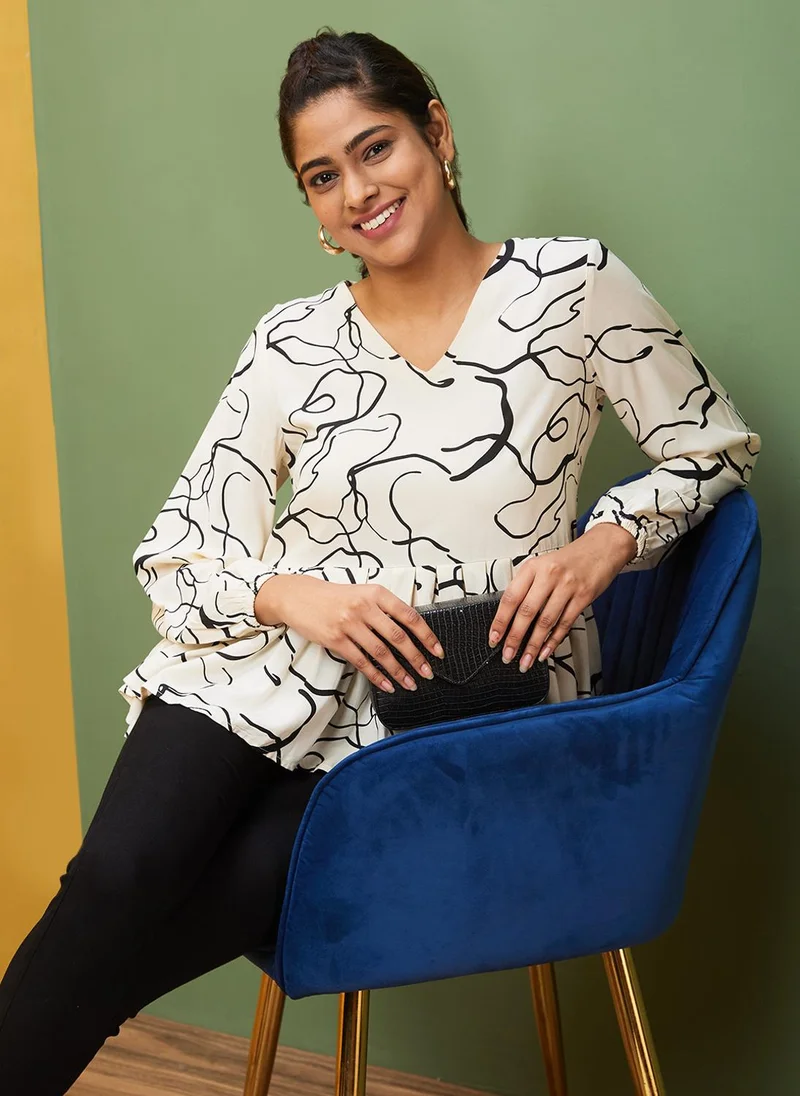 جلو باص Globus Women Cream-Coloured Abstract Printed V-Neck Top